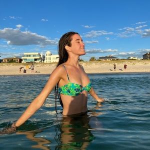 Meet your Posher, Diora